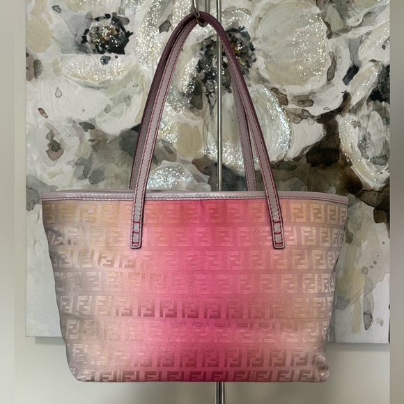Authentic Fendi Pink and Lilac Ombre Tote Shoulder Bag - Picture 4 of 14